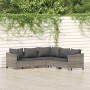 Graues 5-tlg. vidaXL Garten-Lounge-Set aus Polyrattan mit dunklen Kissen vor weißer Wand.