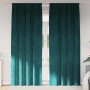 Zwei dunkelgrüne Samt-Vorhänge 140x245 cm an einer Stange. Elegante Fenstervorhänge für Wohnzimmer oder Schlafzimmer.