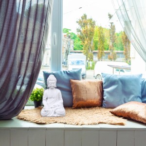 Relaxdays Buddhafigur Polyresin Weiß Sitzend Wetterfest Frostsicher Standfest 30 cm x 19,5 cm x 12 cm 0,9 kg