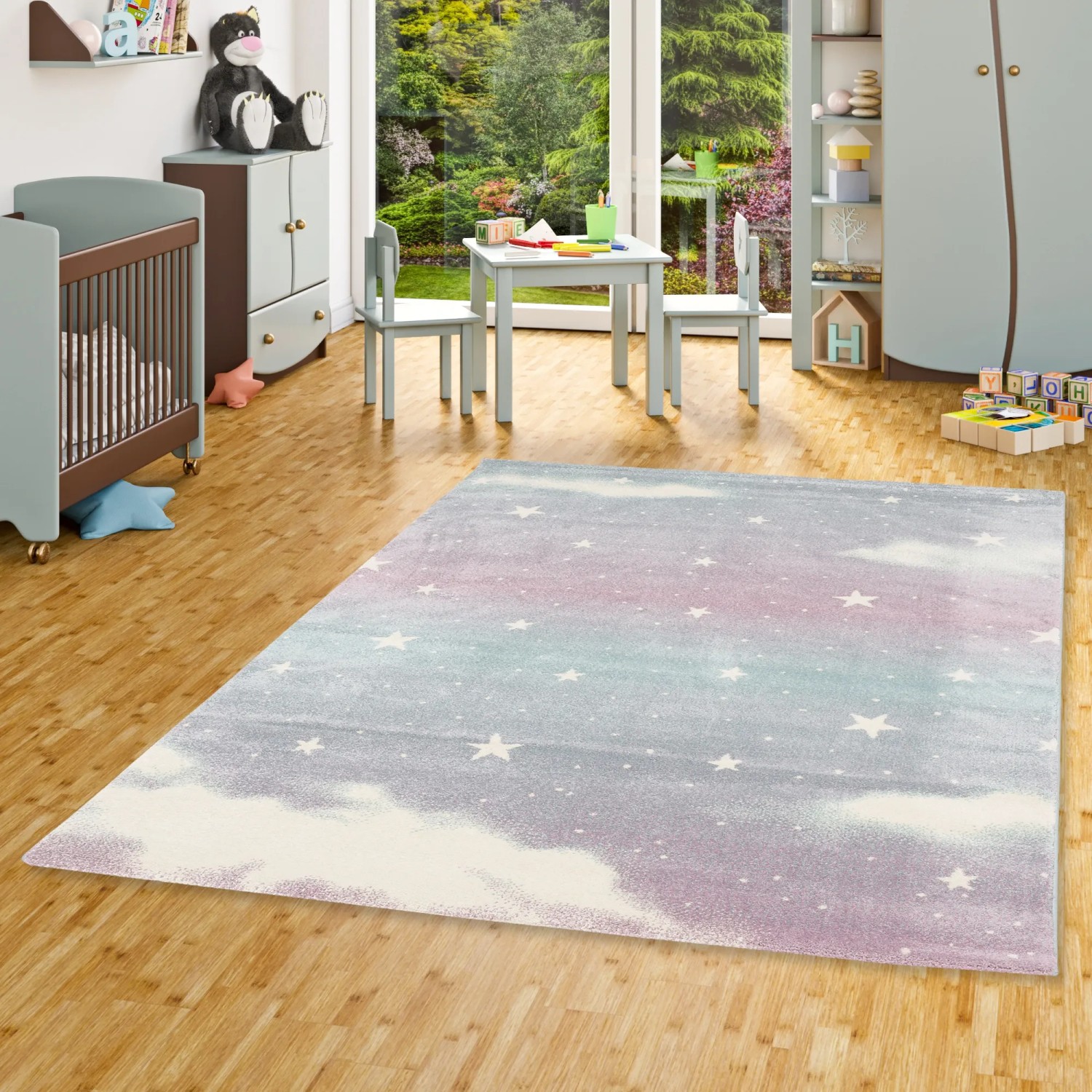 Rosa Kinderteppich mit Wolken und Sternen, 80x150 cm. Kurzflorteppich für Kinderzimmer.