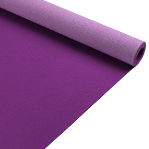 Magenta Eventteppich Podium, 1x1m, gerollt. Ideal für Messen und Events.