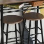 HOMCOM Bartisch Set: Zwei Barhocker mit dunklen Holzsitzen, schwarzem Metallgestell unter Bartisch mit Ablagefach.