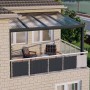 Balkon mit ABSAAR Balkonkraftwerk 400W/800W, bestehend aus 2 Solarpaneelen und Befestigung.
