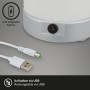 Detailaufnahme der Brilo Akku-Tischleuchte Lama: USB-Ladekabel und Ladebuchse am chrom-matten Fuß.