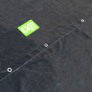 Schwarze EXIT Premium Trampolin Abdeckplane Ø253cm, Detailansicht mit Ösen und Logo.