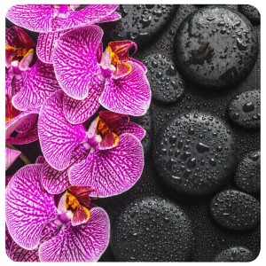 SANILO Badematte Madeira mit Orchideen und schwarzen Steinen, rutschfest für Badewanne & Dusche.