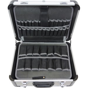 Geöffneter Famex Alu Werkzeugkoffer 700-L mit Werkzeugpaletten und Einstecktaschen.