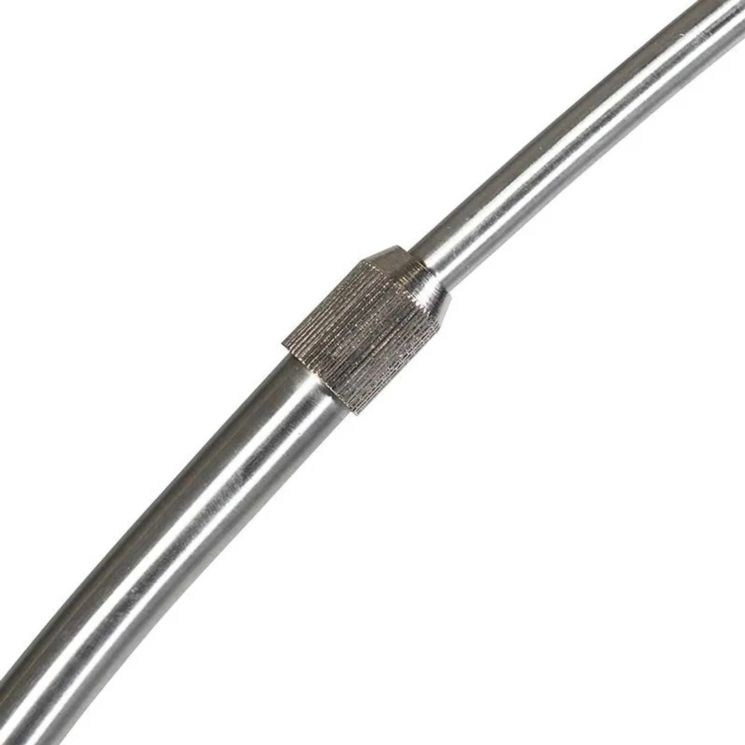 Detailaufnahme der Stahl-Bogenlampe Arc Basic mit gerändeltem Verbindungsstück.