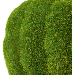 Detailaufnahme Deko-Schaf aus Polyresin mit Kunstrasen, Gartendekoration.
