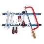 Wiltec Magnetleiste 8er Set: Zwei blaue Magnetschienen halten Schraubenschlüssel, Zangen, Säge. Praktische Werkstatt-Wandhalterung.