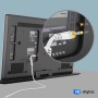 Weißes SAT Koaxialkabel mit vergoldetem F-Stecker, angeschlossen an TV-Rückseite. 4-fach geschirmt für SAT-Anlagen.