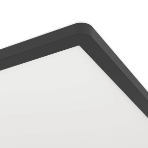 Detailaufnahme: Quadratische, schwarze Eglo LED-Deckenleuchte Expert Minerario, geeignet für Feuchträume.
