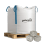 Galamio Granitpflaster 8/11 gespalten im 1000kg BigBag auf Holzpalette, daneben graue Pflastersteine.