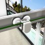Detailaufnahme: Schiebetür-Mechanismus der AICA Duschkabine mit Rollenführung.