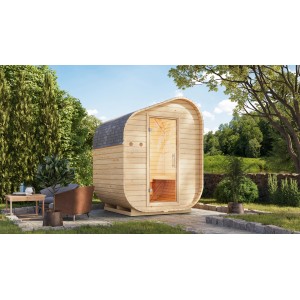 Asymmetrische Karibu Fasssauna aus naturbelassener Fichte mit Glastür und grauen Dachschindeln.