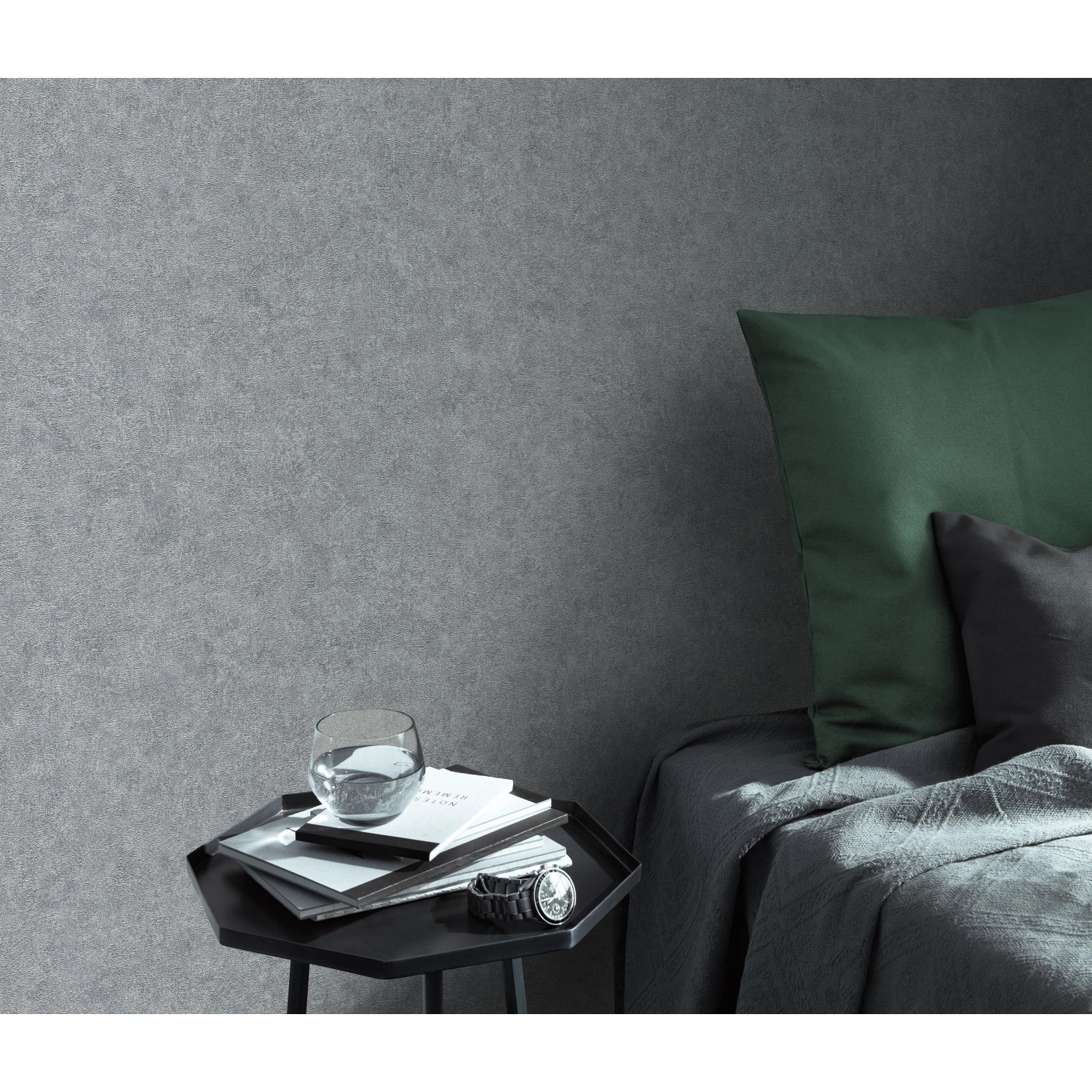 Guido Maria Kretschmer Vliestapete Spectrum in Silber mit Glanz-Effekt im Schlafzimmer.