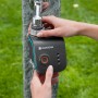 Gardena Smart Water Control Set am Wasserhahn, gesteuert per App.