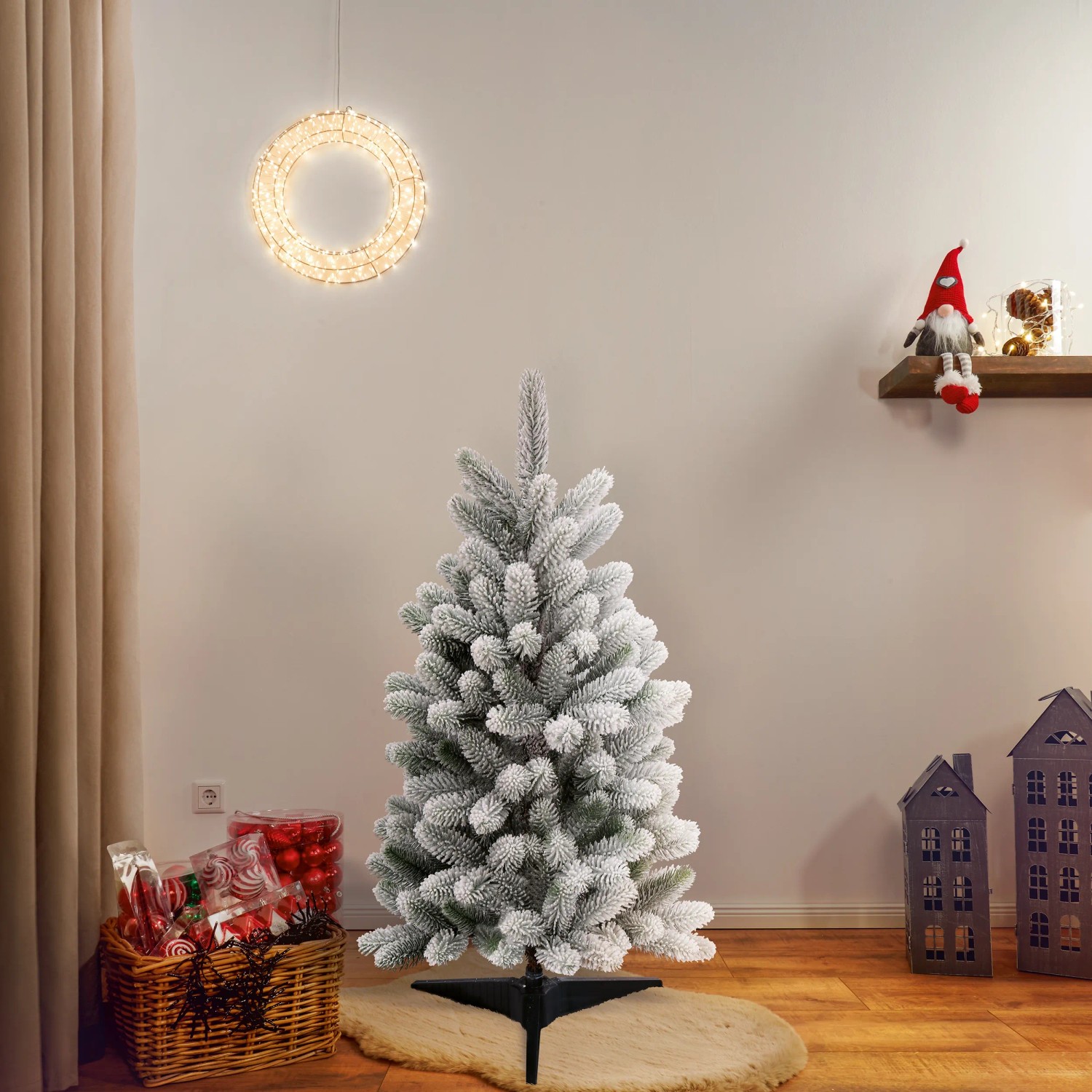 Künstlicher Weihnachtsbaum Nagano 90 cm mit Kunstschnee kaufen bei OBI