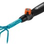 Gardena combisystem-Blumenkralle zum Lockern des Bodens mit blauem Metallschaft und schwarzem Griff.