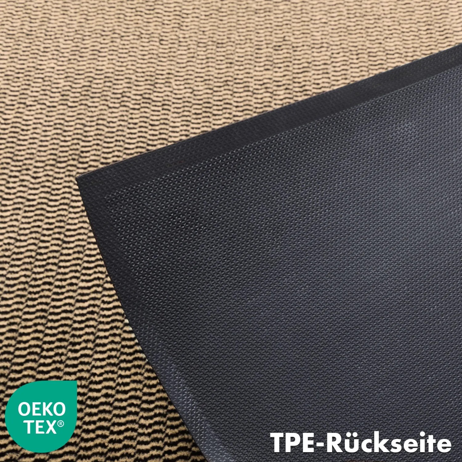 Detailaufnahme der rutschfesten TPE-Rückseite der KARAT Schmutzfangmatte in Ocker-Schwarz.