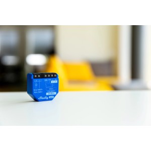 Blaues Shelly Relaismodul 1 Gen3 für die Hausautomation, Unterputzmontage.