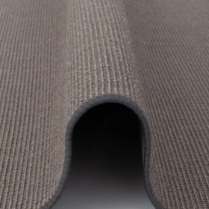 Detailansicht: Anthrazitfarbener Snapstyle Sisal Teppich, klassisch und natürlich.