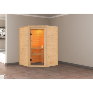 Woodfeeling Sauna Franka, naturbelassene Massivholzsauna mit Eckeinstieg und Glasfront.