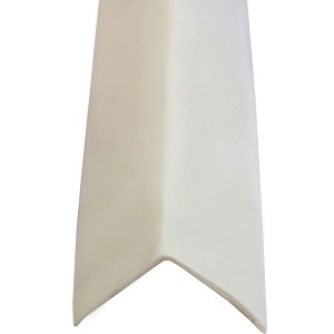 Weißer, selbstklebender Knickwinkel, 18x18mm, 25m lang, für formschöne Kanten.