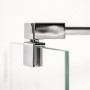 Detailaufnahme: Breuer Seitenwand Europa Design mit Chrom-Halterung und Klarglas.