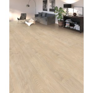 Heller Living by Haro Laminatboden Ahorn Vario Silber im Wohnraum verlegt.