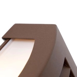 Detailaufnahme: Moderne, rostbraune QAZQA Wandleuchte Hurricane 1, geeignet für den Außenbereich.