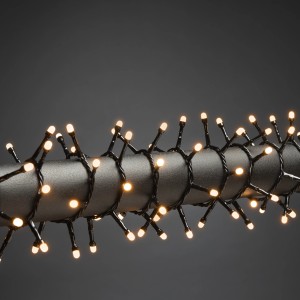 Konstsmide Micro LED Lichterkette mit 600 bernsteinfarbenen LEDs für den Innenbereich.