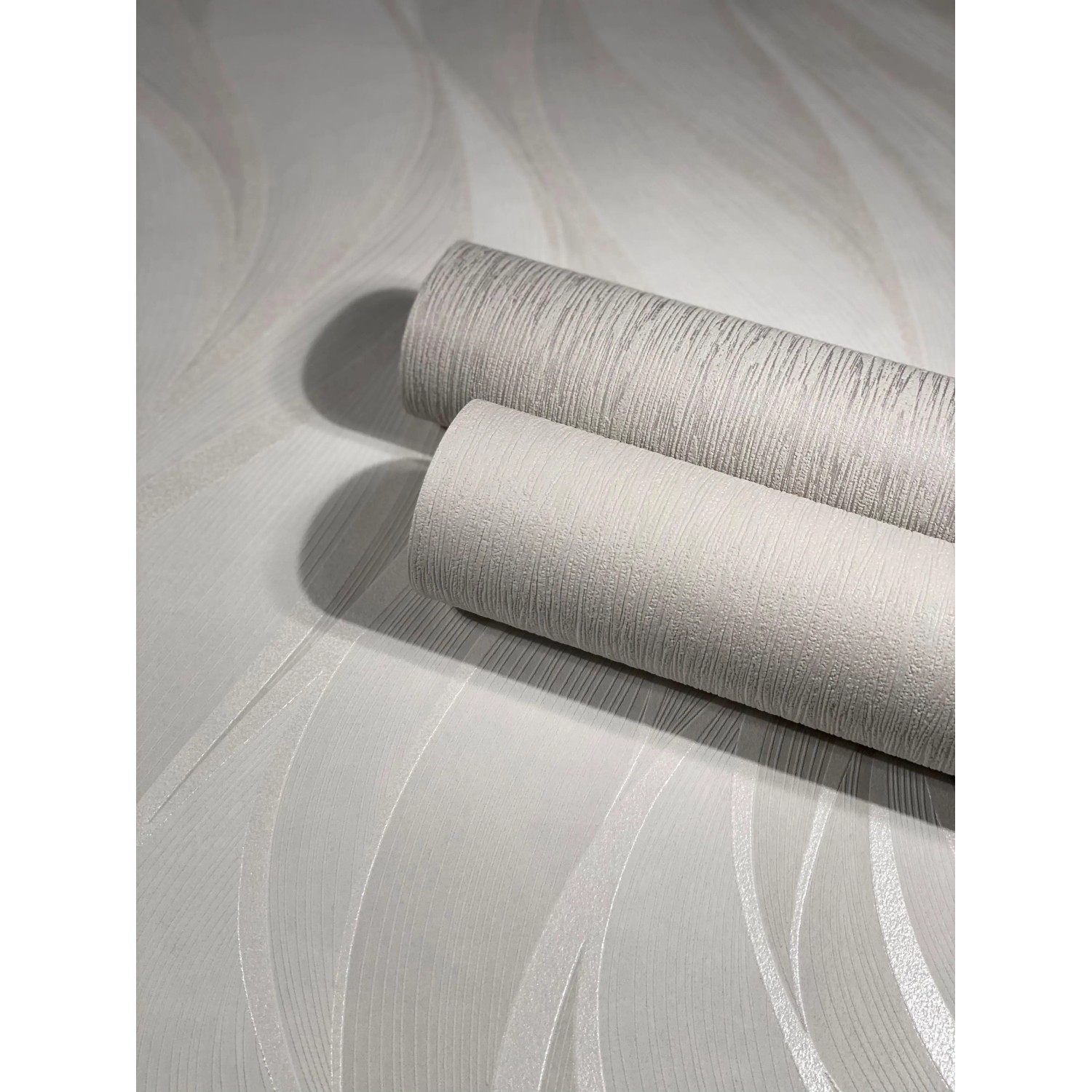 Marburg Vliestapete Hailey Nov, beige mit grafischem Wellenmuster, zwei Rollen.