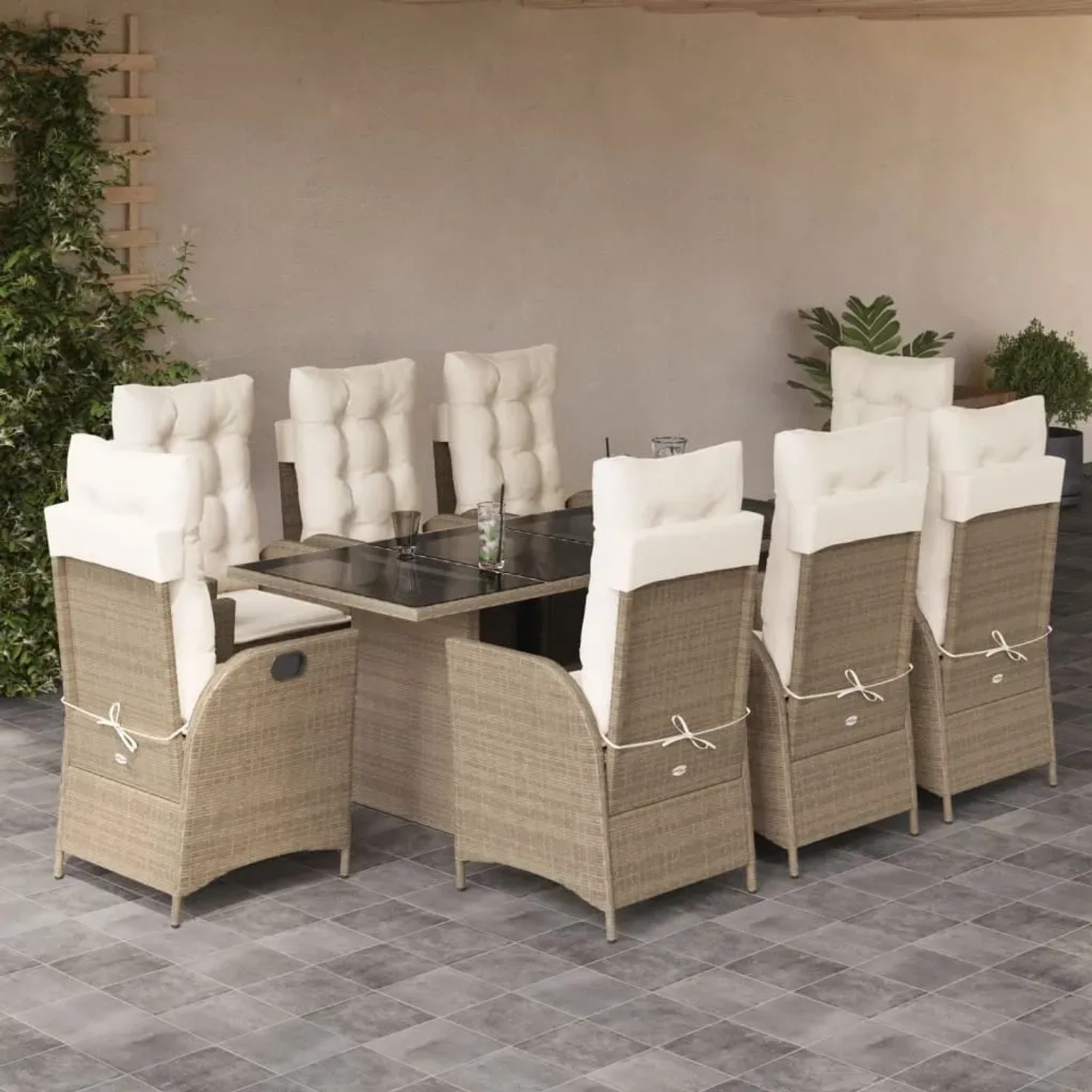 Beige 9-teilige Garten Essgruppe aus Polyrattan mit Kissen. Gartenmöbel-Set mit Tisch und 8 Stühlen.