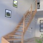 Holztreppe Mykonos Pro Eiche, 1/4 gewendelt, mit Edelstahl-Geländer. Offene Innentreppe aus Eichenholz.