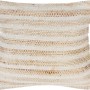 Beiges Kissen 45x45 cm mit Streifenmuster aus Baumwolle und Jute.