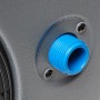 Detailaufnahme: Blaue Wasseranschluss einer grauen Wärmepumpe Mini für Pools.