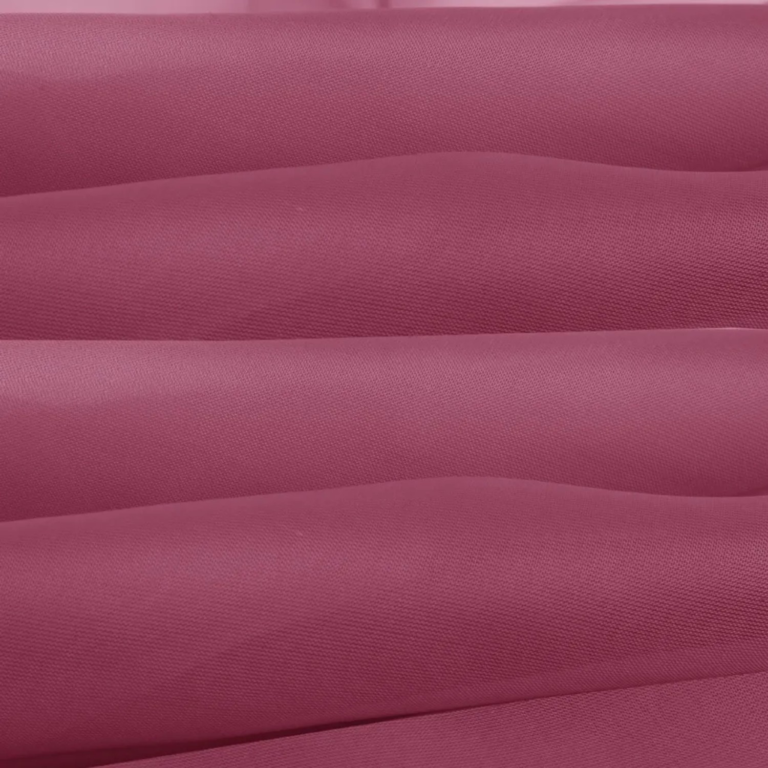 Bestlivings Noella Schlaufenschal, 140x145 cm, Bordeaux, Detailaufnahme des Stoffes.