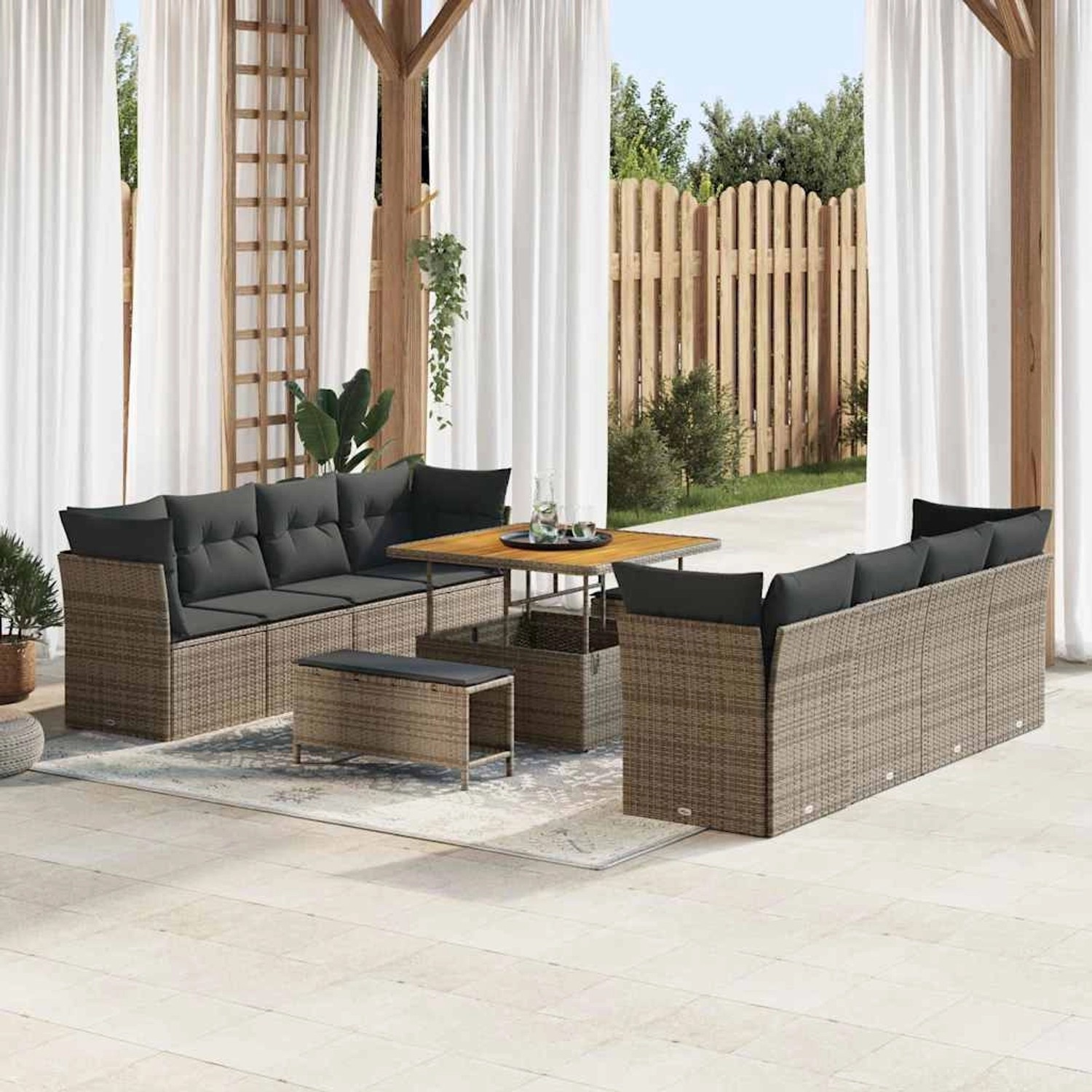 Graues 11-tlg. vidaXL Garten-Sofa-Set aus Poly Rattan mit Tisch und Hockern für Terrasse oder Garten.