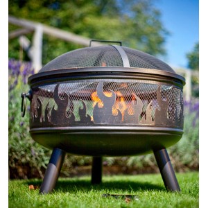 Buschbeck Feuerkorb Wildfire mit Flammenmuster und Funkenschutzhaube.