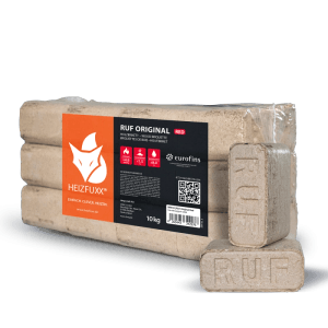 Stapel Heizfuxx RUF Original Red Hartholzbriketts in 10kg Packungen, zwei lose Briketts mit RUF Prägung für Kamin & Ofen.