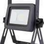 LED-Arbeitsleuchte Flare 10W mit Ständer, silber-anthrazit. Baustrahler mit Tragegriff und Standfuß.