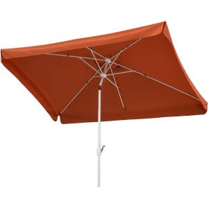 Rechteckiger, terracottafarbener Schneider Balkonschirm Oslo mit Kurbelmechanik.