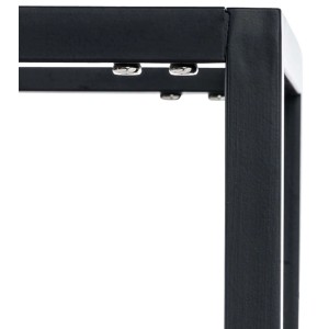 Detailaufnahme: Schwarzes Metall Kaminholzregal BETTA mit Rollen, Eckverbindung.