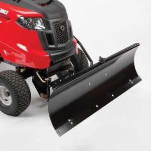 MTD Schneeräumschild 117 cm am Rasentraktor. Zubehör für Cub Cadet, MTD und Wolf-Garten.