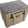 Petromax Haftauflage grau mit Drachenemblem für Kühlbox kx50. Schutz vor Kratzern und Stößen.