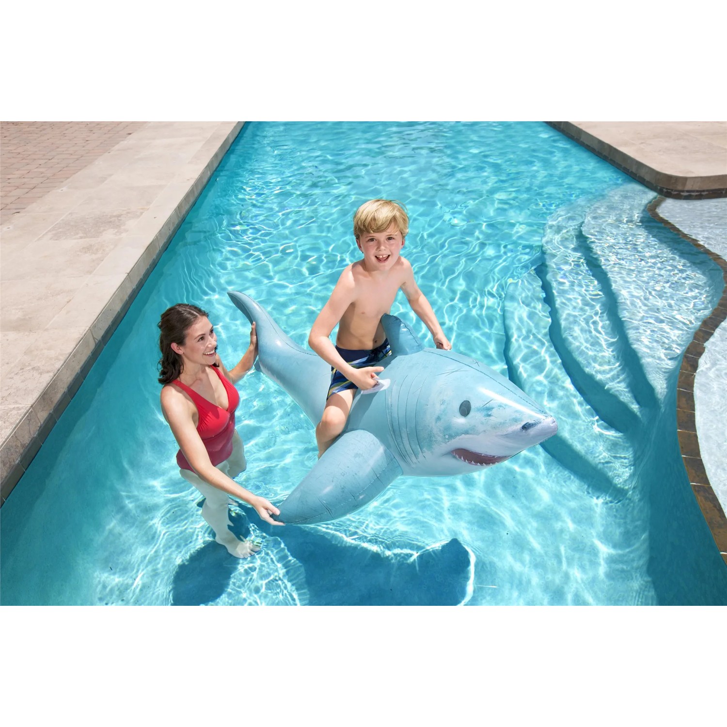 Bestway Schwimmtier Hai mit Kind im Pool, 178x98x53 cm, für Wasserspaß.
