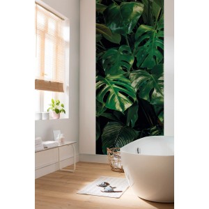 Komar Fototapete Vlies Tropical Wall Panel mit tropischen Blättern im Badezimmer.