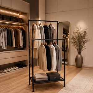 Schwarzer Relaxdays Kleiderständer aus Stahl/Kunststoff mit 2 Stangen, Ablage, Stecksystem, freistehend.