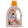 Sodasan Weichspüler Pfirsich Frische in weißer 750 ml Kunststoffflasche mit orangefarbenem Deckel. Macht Wäsche weich.